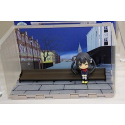 K-ON! - AZUSA NAKANO (Figura + Escenario) - Chibi Kyun-Chara