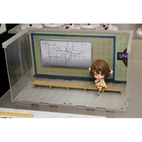 K-ON! - YUI HIRASAWA (Figura + Escenario) - Chibi Kyun-Chara